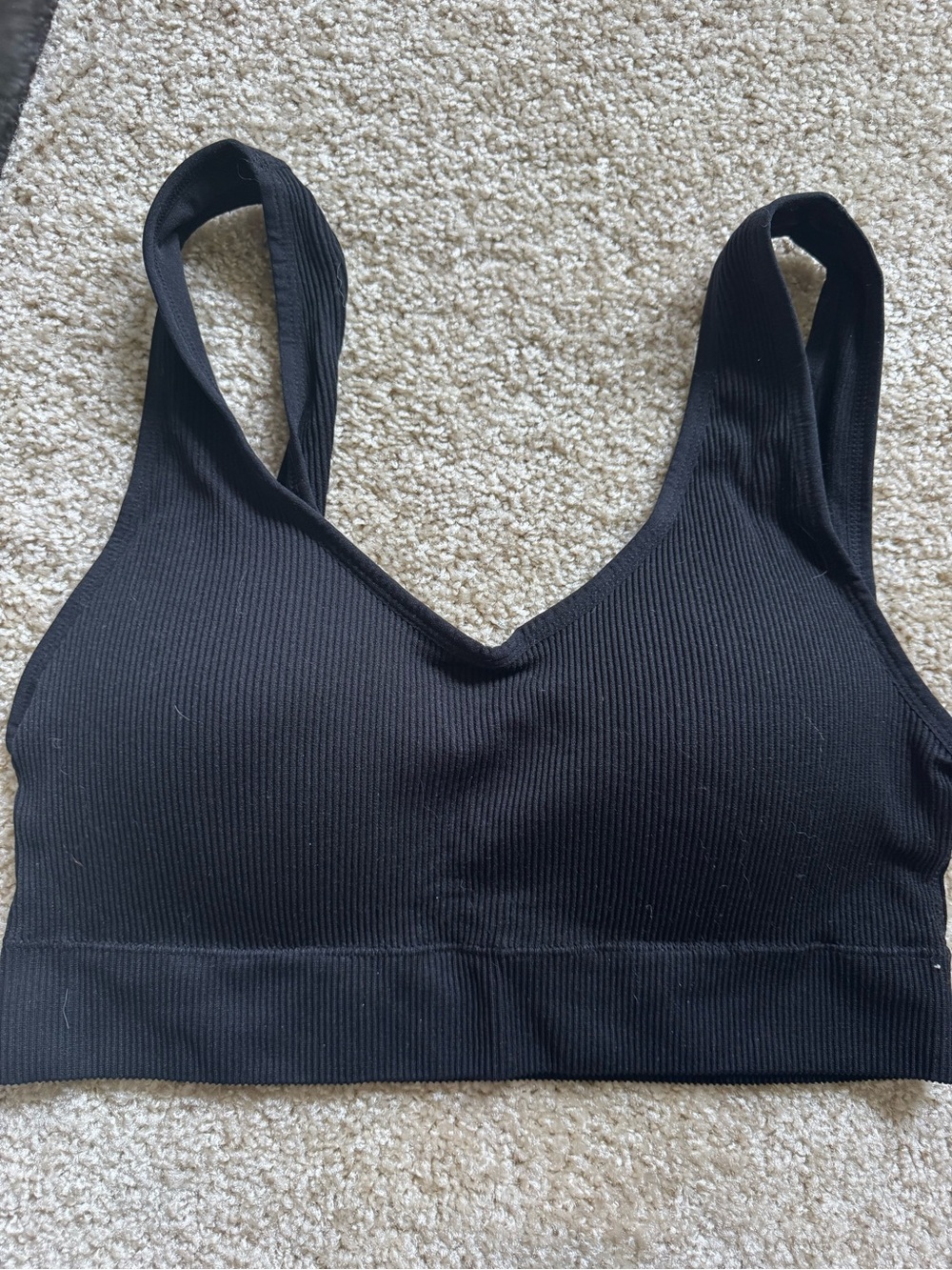 GAP Black Ribbed V-Neck Sports Bra
